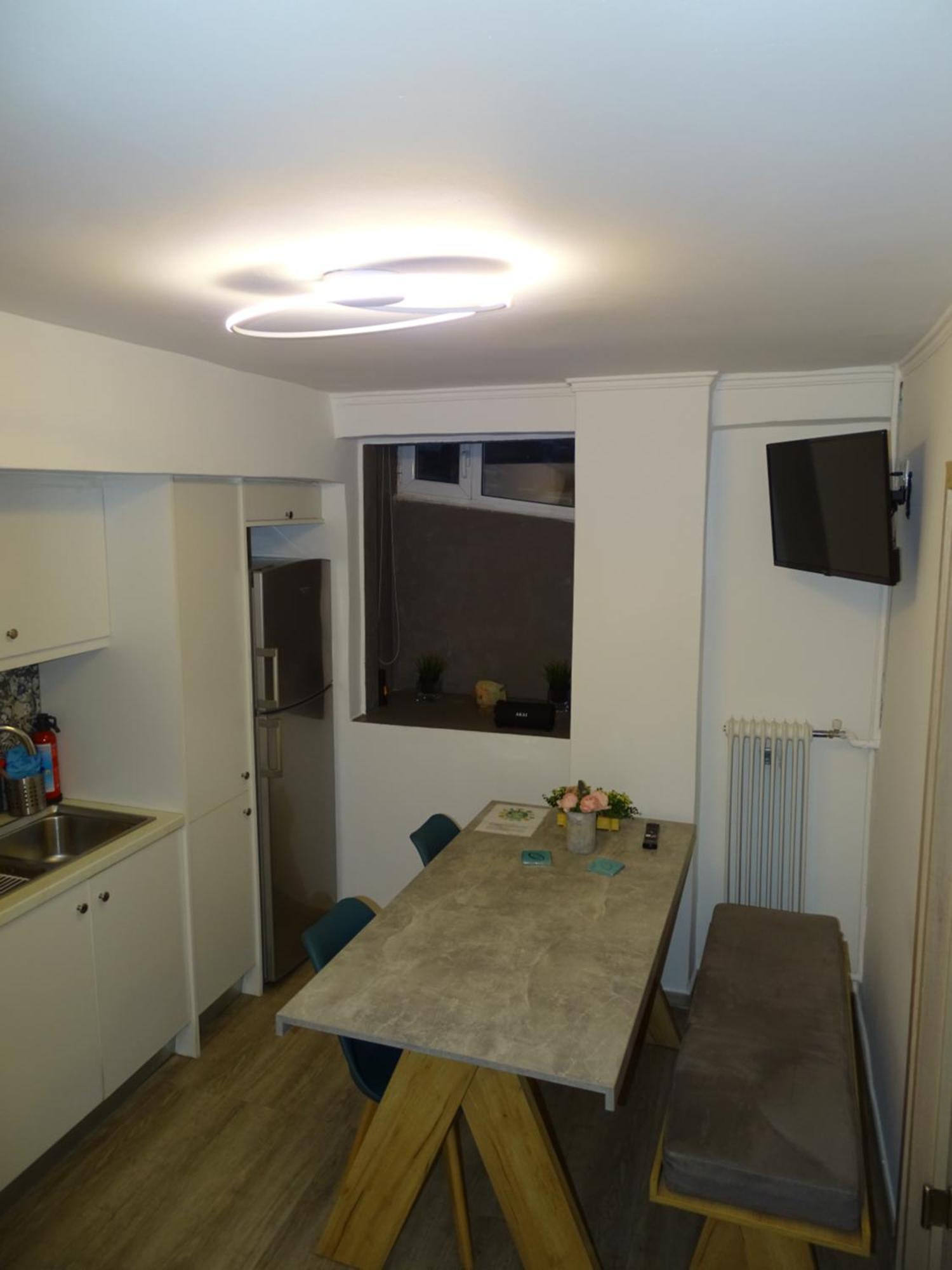 Stylish, Comfortable, Basement Loft-Like Apartment With Amenities Athén Kültér fotó